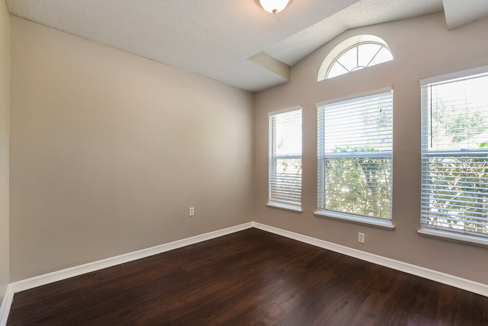 Building Photo - 4202 Mendenwood Ln