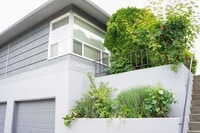 Building Photo - Updated Vintage 2Bed Courtyard Flat w/ AC & DW by Mt. Tabor!