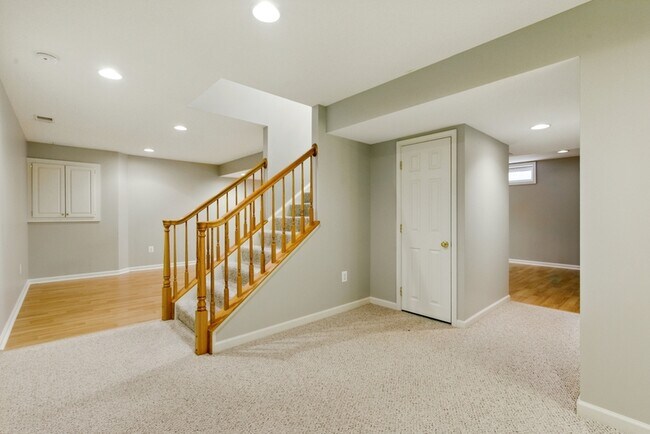 Building Photo - 2513 Holly Springs Ct