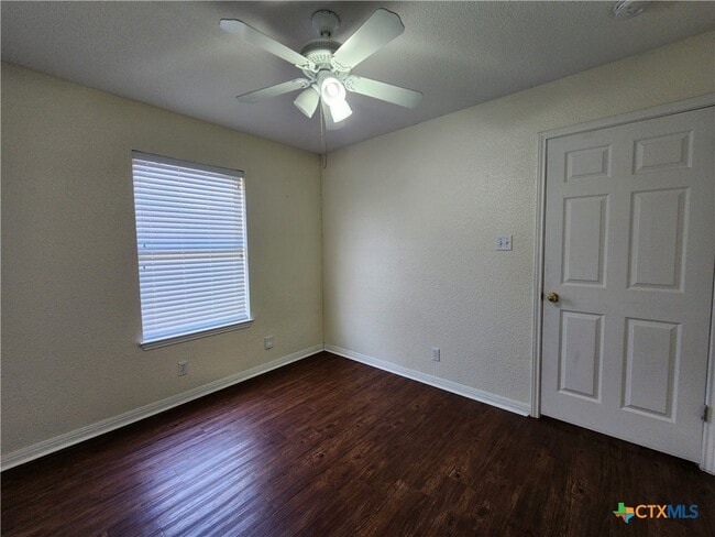 Building Photo - 249 Glenbrook Dr