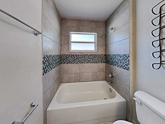 Building Photo - 14843 Astrolyn St