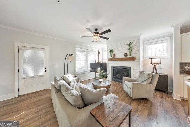 Building Photo - 320 Oak Arms Wy