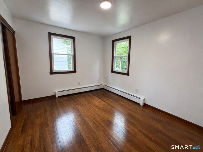 Building Photo - 98 Hartley Dr