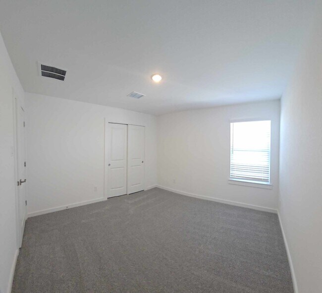 Building Photo - 8430 Bay Oaks Dr