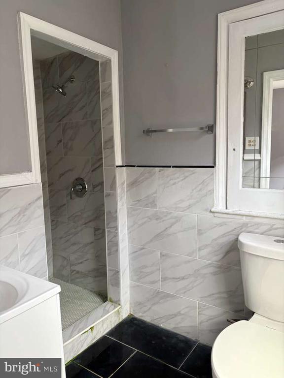 Building Photo - 5718 Woodbine Ave