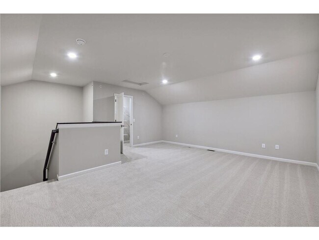 Building Photo - 2438 N Blossom Cir