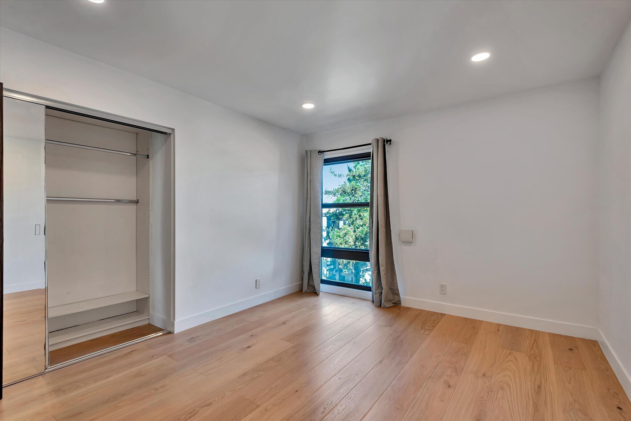 Building Photo - 8650 Gulana Ave
