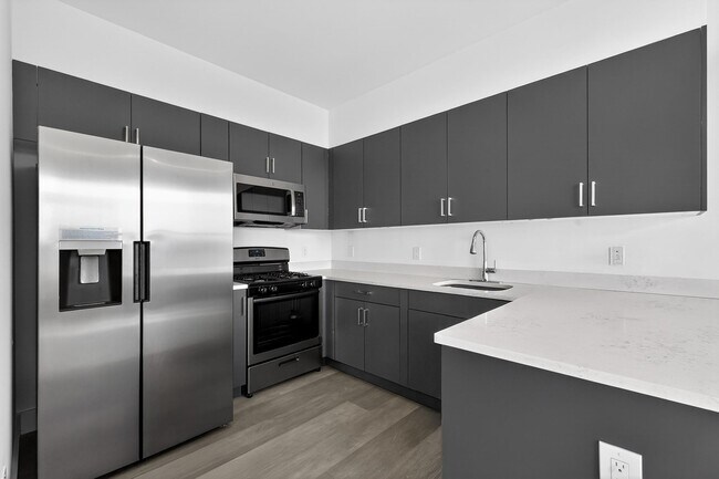 Building Photo - 43-45-45 W 32nd St