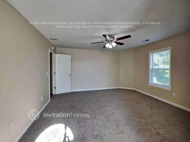 Building Photo - 5881 Newnan Ct