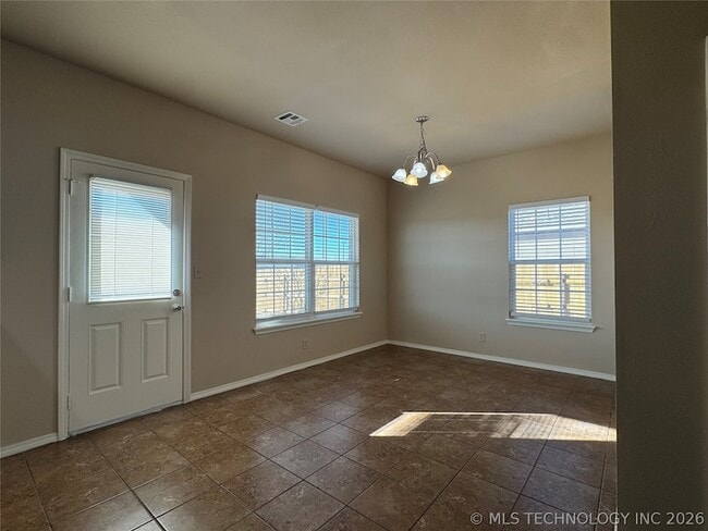 Building Photo - 14780 S Fern Pl