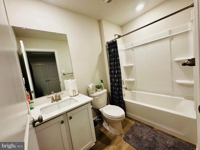 Building Photo - 33 Alexander Wy