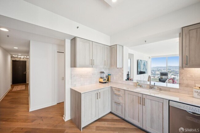 Building Photo - 401 Harrison St