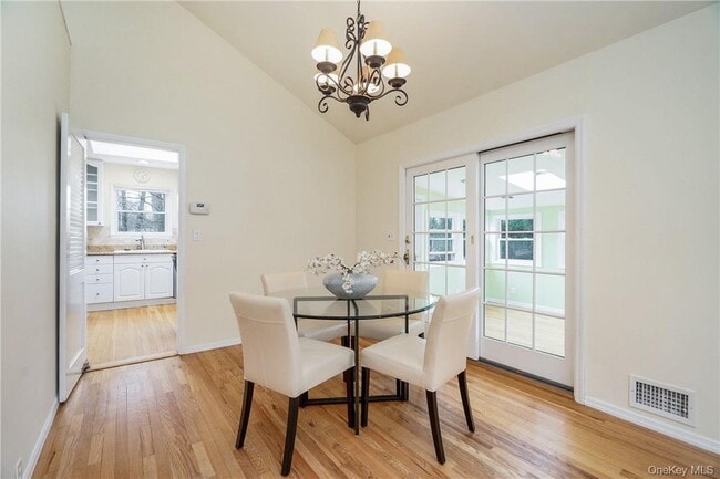 Building Photo - 7 Susan Ct