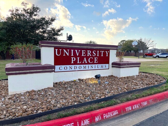 Building Photo - AUGUST 2026 MOVE IN! Spacious 4 Bedroom 4 Bathroom Condo Right on The Bus Route!