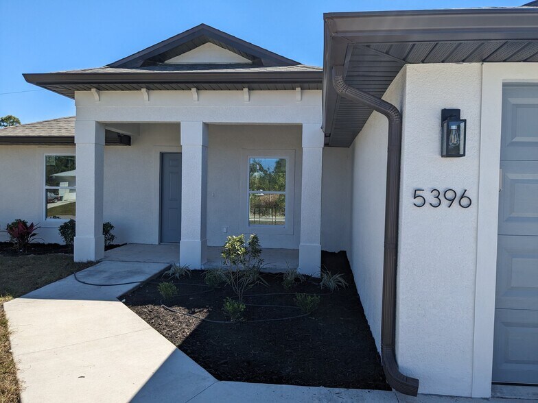 Building Photo - 5396 Gulfport Terrace