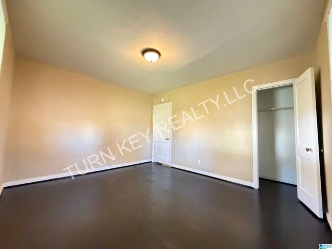 Building Photo - 305 McPherson Ave