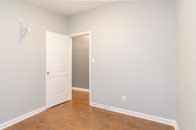 Building Photo - 3405 Pebble Dr