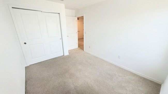 Building Photo - Annual UNfurnished 3/ 2 1/2 townhome in great location near I-75 at Skye Ranch