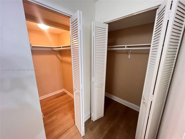 Building Photo - 1201 SW 50th Ave