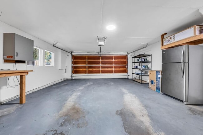 Building Photo - 280 Angelita Ave