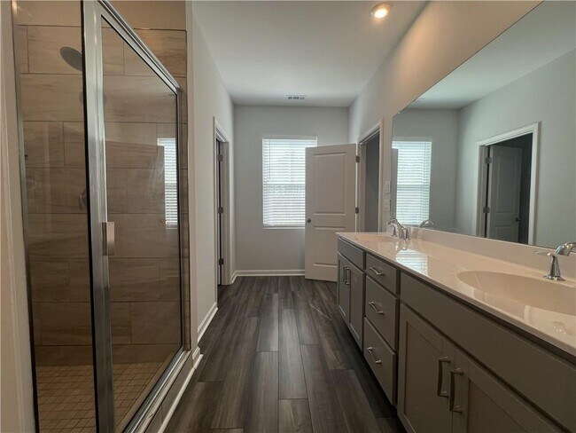 Building Photo - 2520 Whistler Wy NE