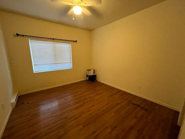 Building Photo - Fantastic Duplex Unit in Loveland