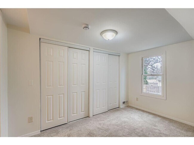 Building Photo - 475 Lawson Ave W