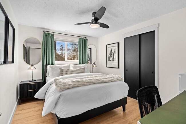 Building Photo - Trendy 2B/1B Unit C I Near Gonzaga/WSU/EWU...
