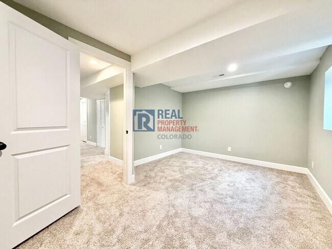 Building Photo - 3805 Smoke Tree Dr