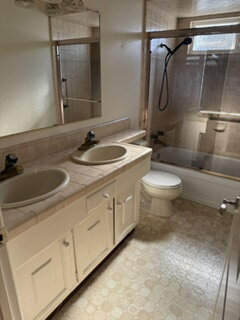 Building Photo - Beautiful Home in South San Jose, Close to the hills, Sparkling Swimming Pool, Spa, BBQ,  and ful...