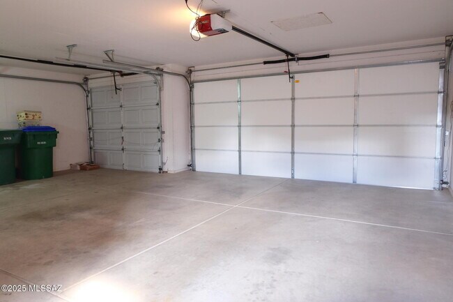 Building Photo - 6831 W Rifle Way