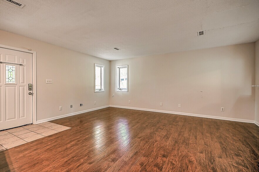 Building Photo - 208 Dean St