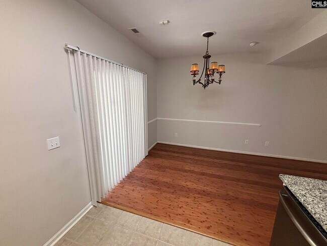 Building Photo - 2546 Lee St