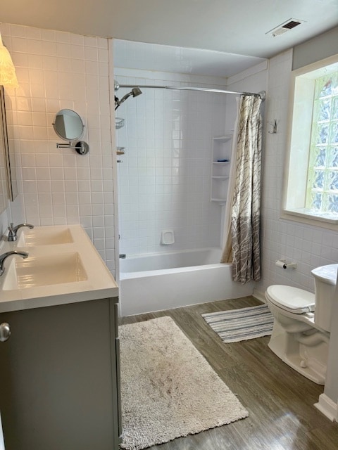 Building Photo - 190 Lake Shore Dr