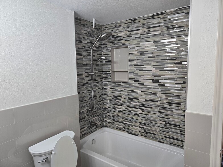 Building Photo - 2207 S Braeswood Blvd