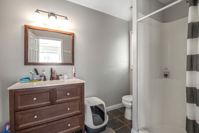 Building Photo - 8827 Lincoln St NE