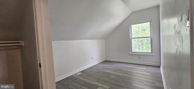 Building Photo - 520-522-522 2nd St