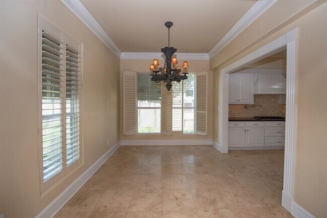 Building Photo - 2293 E Bayshore Dr