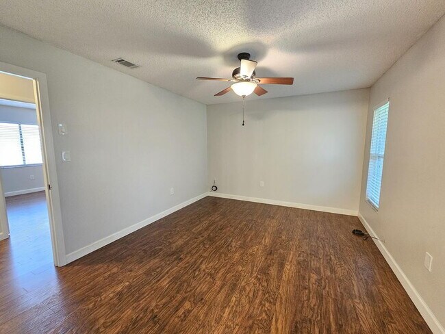 Building Photo - 6527 Pleasant Ave