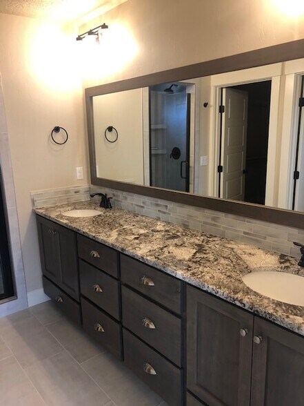 Building Photo - 37 E Ranch Dr