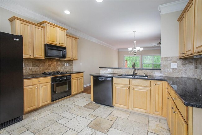 Building Photo - 624 Coligny Ct