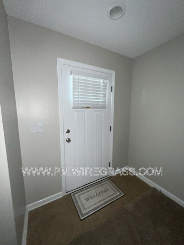 Building Photo - 214 Winterberry Way
