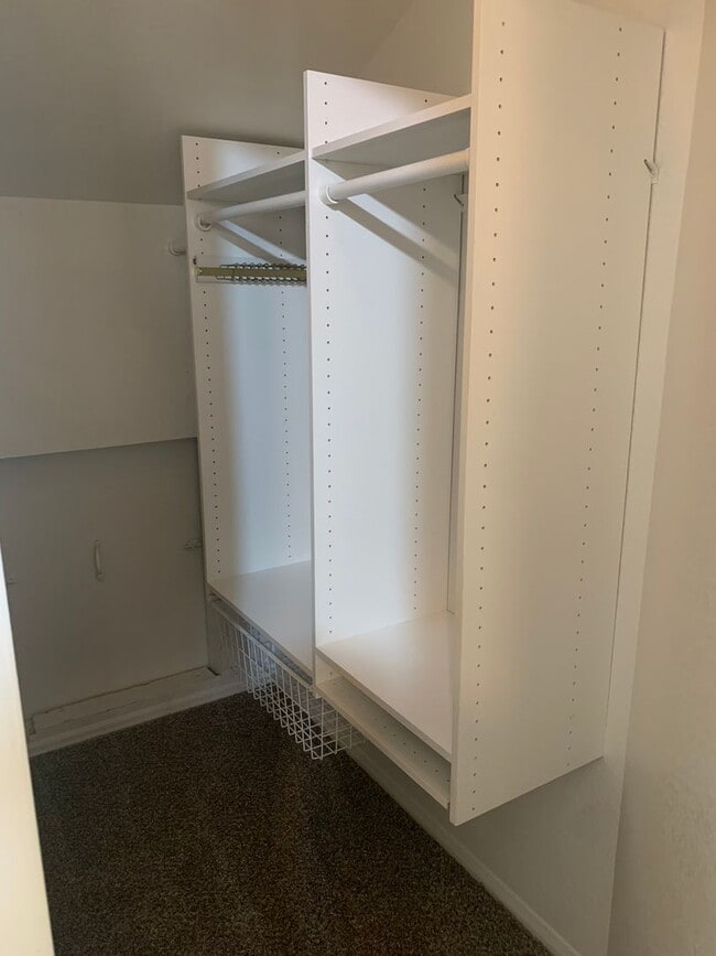Building Photo - Excellent 1 bedroom w/ loft