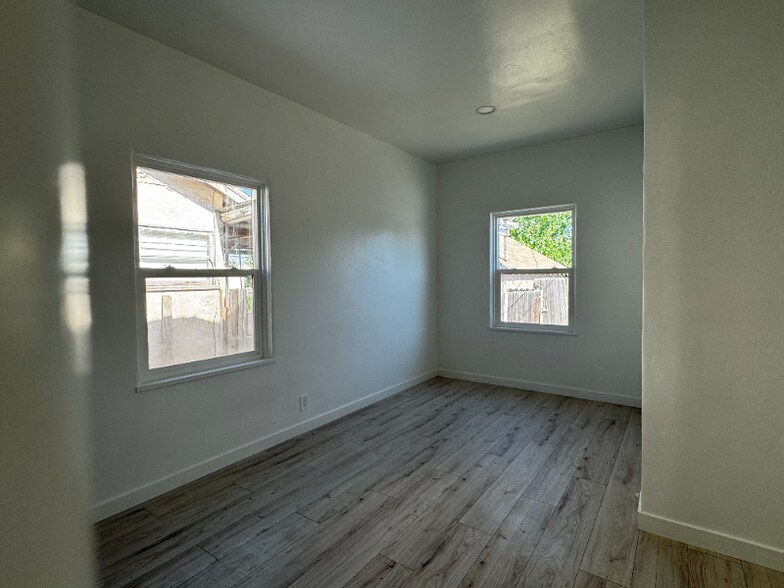 Building Photo - 123 Linda Vista Dr
