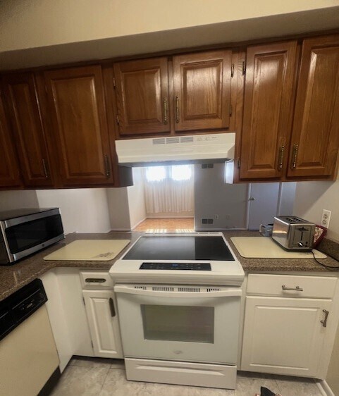 Kitchen - 176 Chestnut St