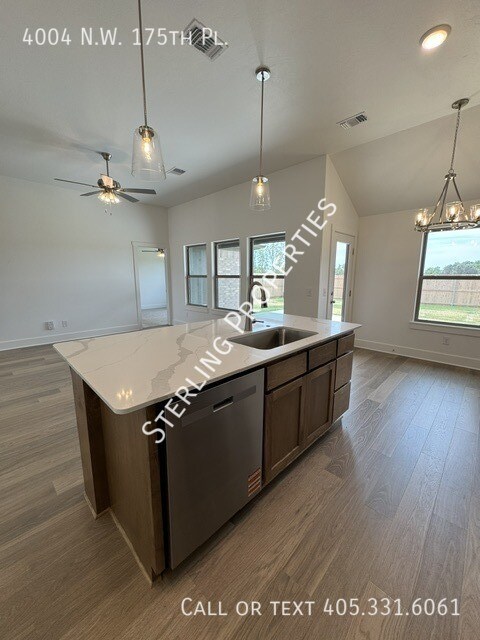 Building Photo - 4004 NW 175th Pl