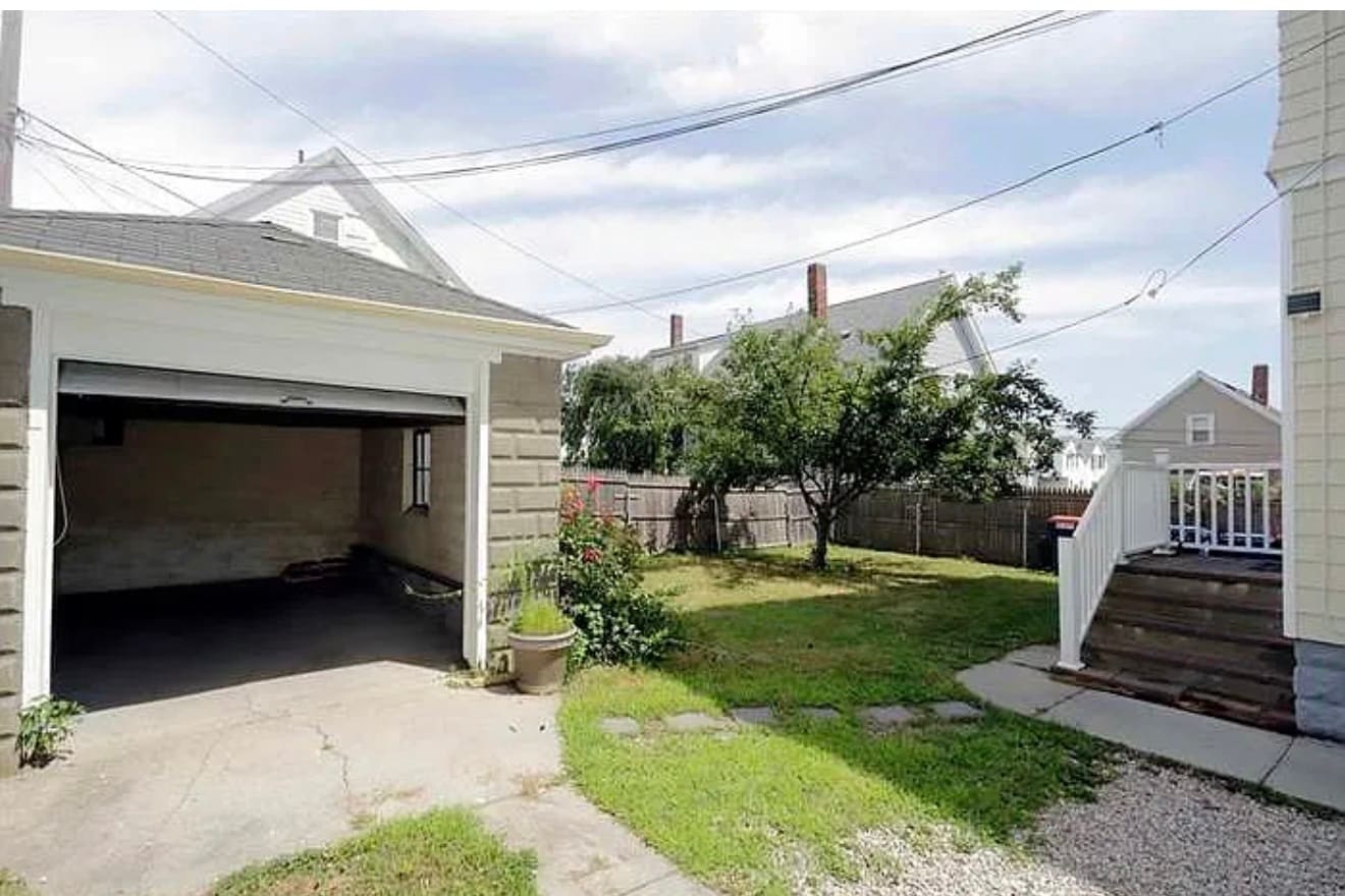 Building Photo - 545 Rivet St