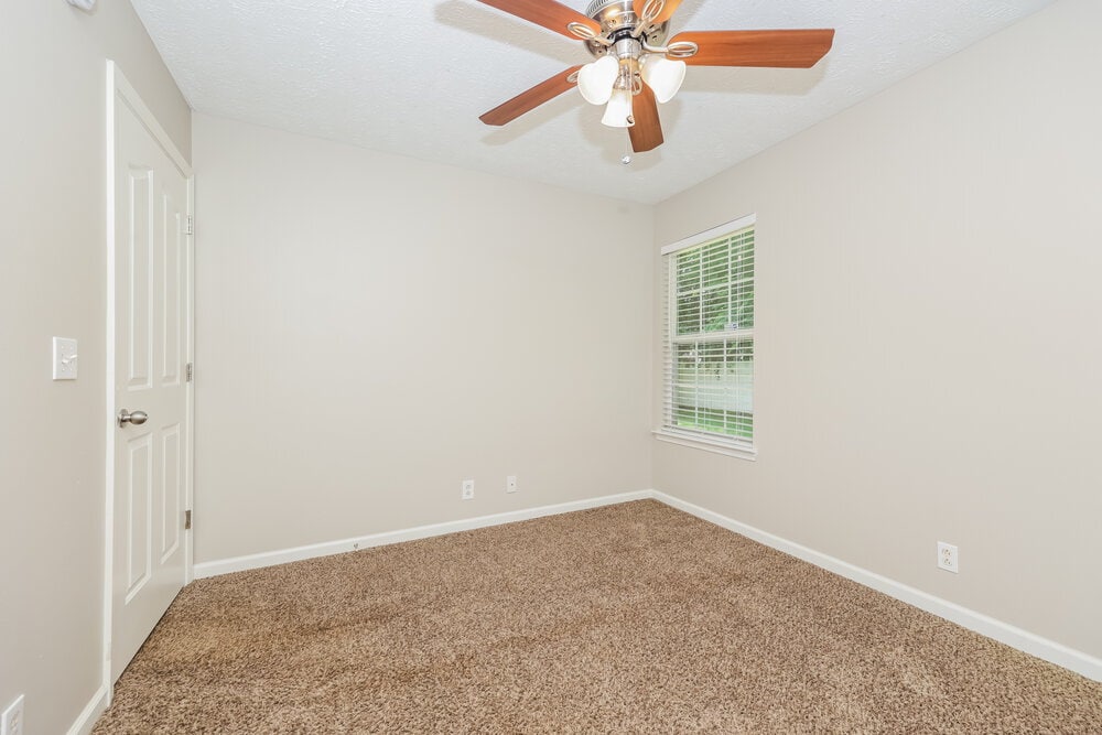 Building Photo - 3304 Tourmaline Dr