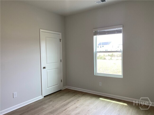 Building Photo - 105 Stillhouse Dr