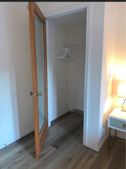 Building Photo - 123 S Star Lake Rd